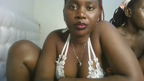 Snapshot of fine_melanie chatting on October 23, 12:15 pm melanie online show from October 23, 12:15 pm