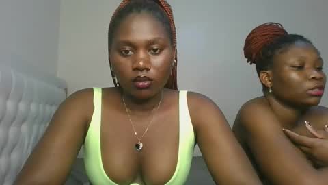 Snapshot of fine_melanie chatting on October 28, 2:20 pm melanie online show from October 28, 2:20 pm