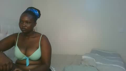 melanie online show from December 17, 12:27 am