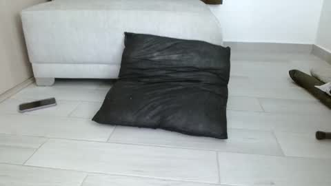 Snapshot of finebitches chatting on December 18, 9:32 pm finebitches online show from December 18, 9:32 pm