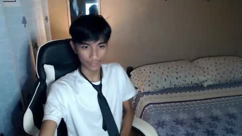 Snapshot of fineboii_rey18 chatting on September 24, 2:20 pm fineboii_rey18 online show from September 24, 2:20 pm