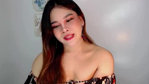 Jasmine online show from May 6, 10:59 pm
