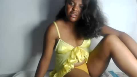 fiona_00 online show from April 18, 3:21 am