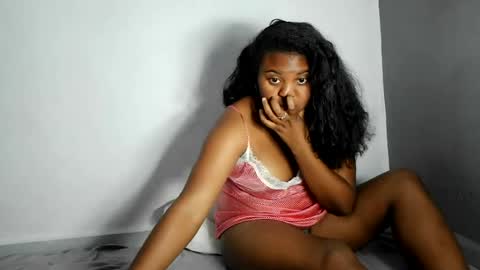 fiona_00 online show from June 12, 5:23 pm