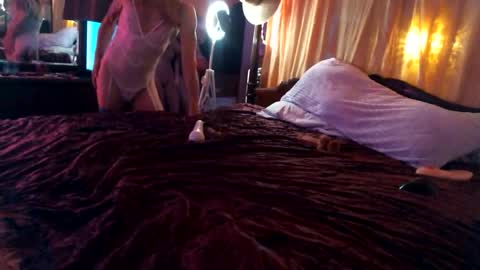 J online show from March 21, 9:47 am