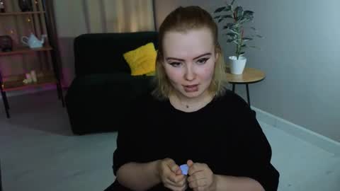 Snapshot of fionaxrider chatting on March 28, 10:31 pm Fiona online show from March 28, 10:31 pm