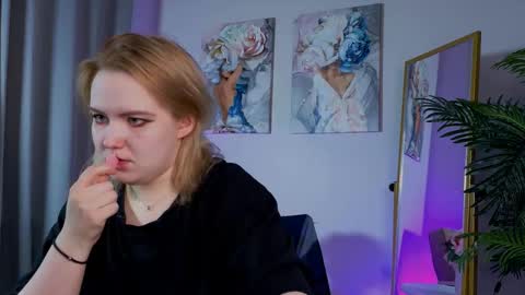 Snapshot of fionaxrider chatting on March 30, 11:17 pm Fiona online show from March 30, 11:17 pm