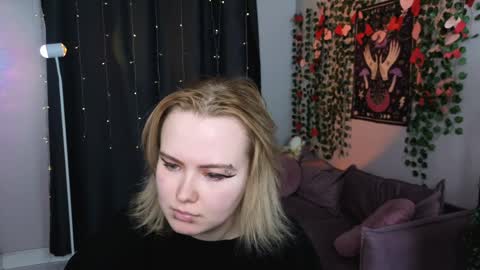 Snapshot of fionaxrider chatting on April 1, 10:40 pm Fiona online show from April 1, 10:40 pm