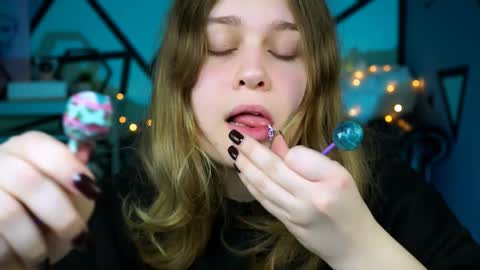 fiora online show from December 21, 5:36 am
