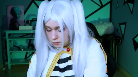 fiora online show from December 21, 9:33 am
