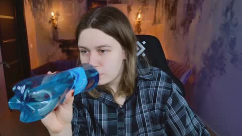 fiora online show from February 2, 5:10 am