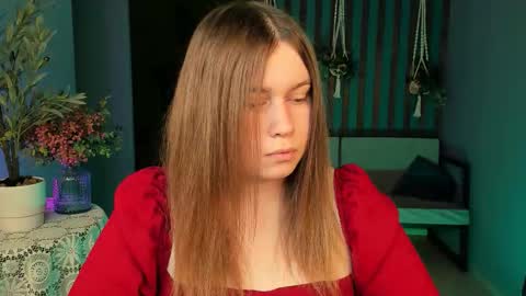 fiora online show from September 26, 7:01 am