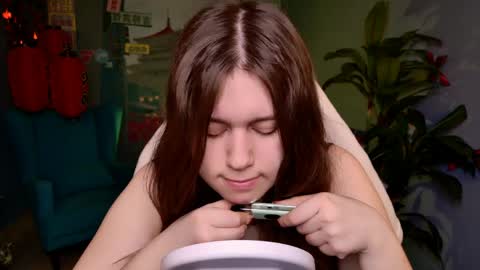 fiora online show from March 9, 5:33 am