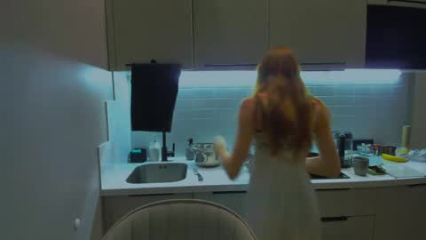 Snapshot of fire_luna chatting on April 15, 10:10 pm fire_luna online show from April 15, 10:10 pm