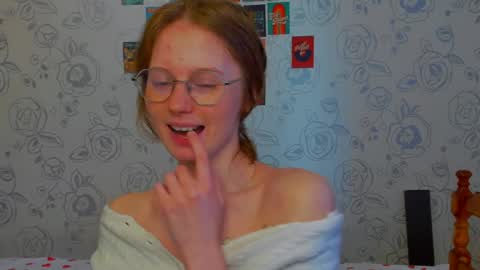 Snapshot of fire_luna chatting on May 1, 11:26 am fire_luna online show from May 1, 11:26 am