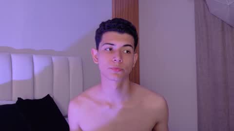 Nicolas online show from March 18, 7:39 pm