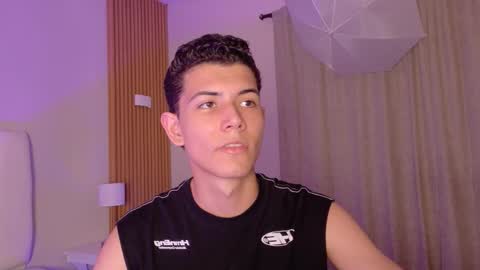 Nicolas online show from March 19, 7:51 pm