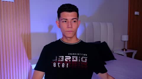 Nicolas online show from April 1, 7:55 pm