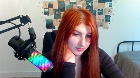 Snapshot of first_instinct chatting on March 18, 8:28 am first_instinct online show from March 18, 8:28 am