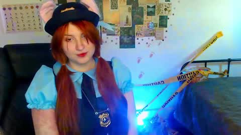 Snapshot of first_instinct chatting on April 3, 3:10 pm first_instinct online show from April 3, 3:10 pm