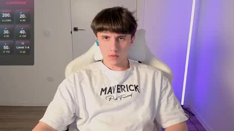 first_mark online show from May 6, 5:18 pm