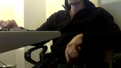 Snapshot of fit__daddy chatting on February 22, 1:18 am Daddy Cool online show from February 22, 1:18 am