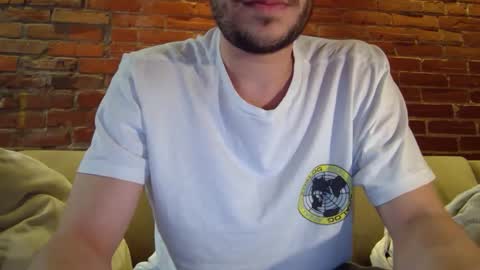 Snapshot of fit__will chatting on March 6, 4:08 am fit__will online show from March 6, 4:08 am