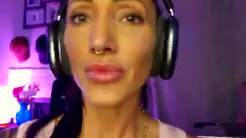 Snapshot of fit_sxy_siouxsie chatting on September 9, 9:20 am fit_sxy_siouxsie online show from September 9, 9:20 am
