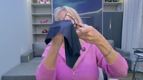 Bianca online show from February 6, 7:50 pm