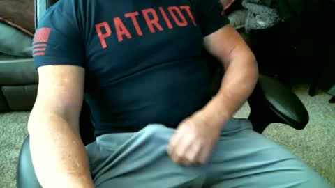 Snapshot of fitguy40 chatting on December 31, 7:07 pm fitguy40 online show from December 31, 7:07 pm