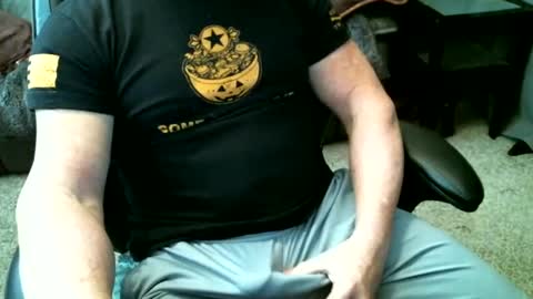 Snapshot of fitguy40 chatting on January 6, 8:07 pm fitguy40 online show from January 6, 8:07 pm