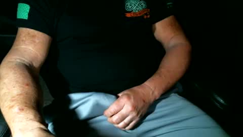 Snapshot of fitguy40 chatting on February 11, 4:22 am fitguy40 online show from February 11, 4:22 am