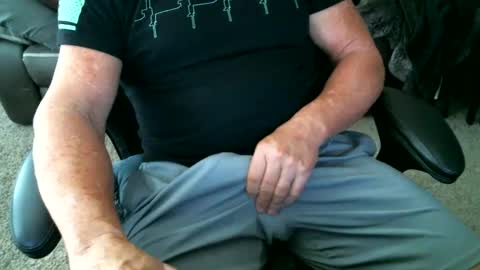 Snapshot of fitguy40 chatting on March 4, 7:43 pm fitguy40 online show from March 4, 7:43 pm
