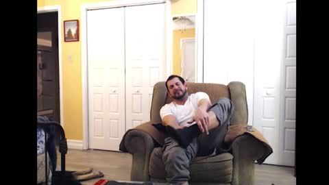 Snapshot of fitzgeraldo88 chatting on February 5, 4:50 am The Salty Mainlander online show from February 5, 4:50 am