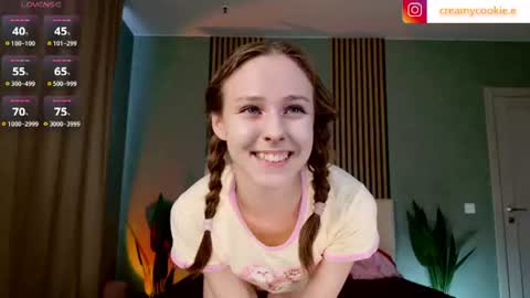 im Linda please give me thumbs up online show from June 22, 9:50 am