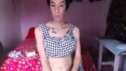 Snapshot of flacats23cm chatting on June 15, 7:38 pm flats23cm online show from June 15, 7:38 pm