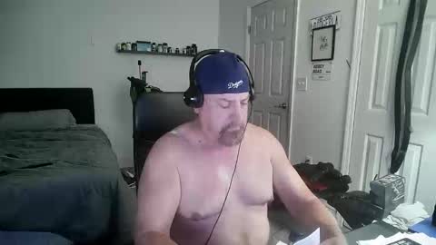 Snapshot of flaguy3233 chatting on October 31, 10:22 pm Florida guy online show from October 31, 10:22 pm
