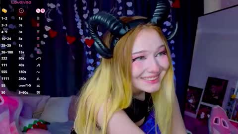 Sophie online show from March 16, 4:07 am