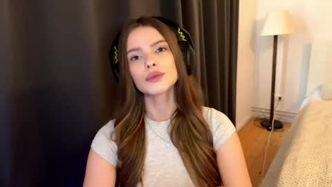 Emma online show from May 8, 3:06 pm