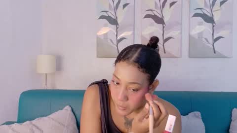 Snapshot of flavia_cruz chatting on March 19, 12:20 pm Flavia online show from March 19, 12:20 pm