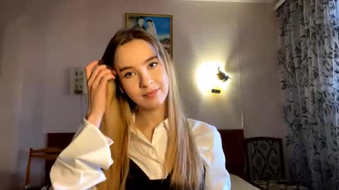 Mary online show from February 6, 9:23 am