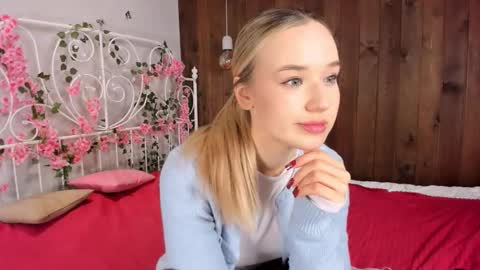 Amina online show from November 14, 10:14 am