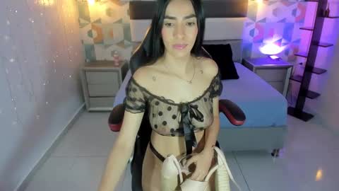 Snapshot of fleurgreco chatting on February 3, 7:10 pm FLEUR online show from February 3, 7:10 pm