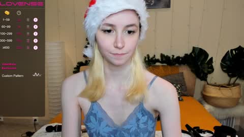 Snapshot of fleximona chatting on December 13, 12:39 pm FlexiMona online show from December 13, 12:39 pm