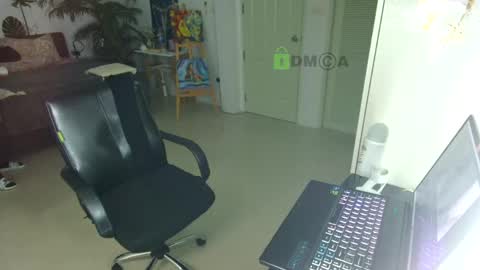 Snapshot of flexy_cat chatting on June 8, 12:27 pm Flexy Cat online show from June 8, 12:27 pm