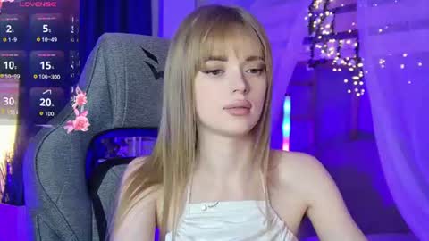 Flexyfoxy online show from August 2, 10:25 am
