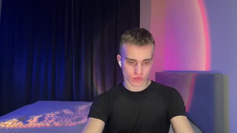 Snapshot of flikyy chatting on December 14, 10:03 pm flikyy online show from December 14, 10:03 pm