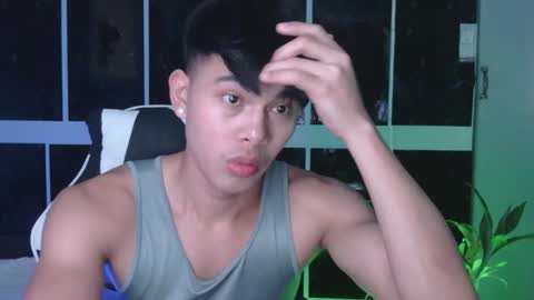 Snapshot of flirtfactorx chatting on December 4, 8:28 pm flirtfactorx online show from December 4, 8:28 pm