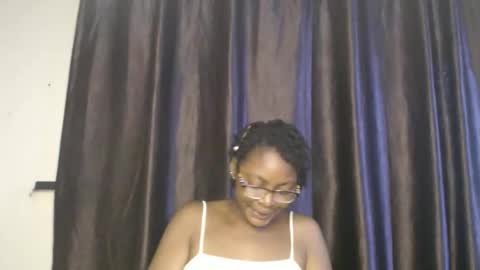 Snapshot of flirty_xxbonny chatting on June 6, 10:20 am flirty_xxbonny online show from June 6, 10:20 am