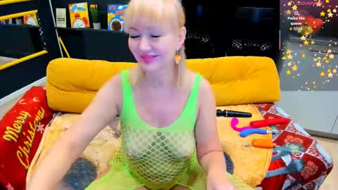 Mary online show from December 18, 10:05 pm